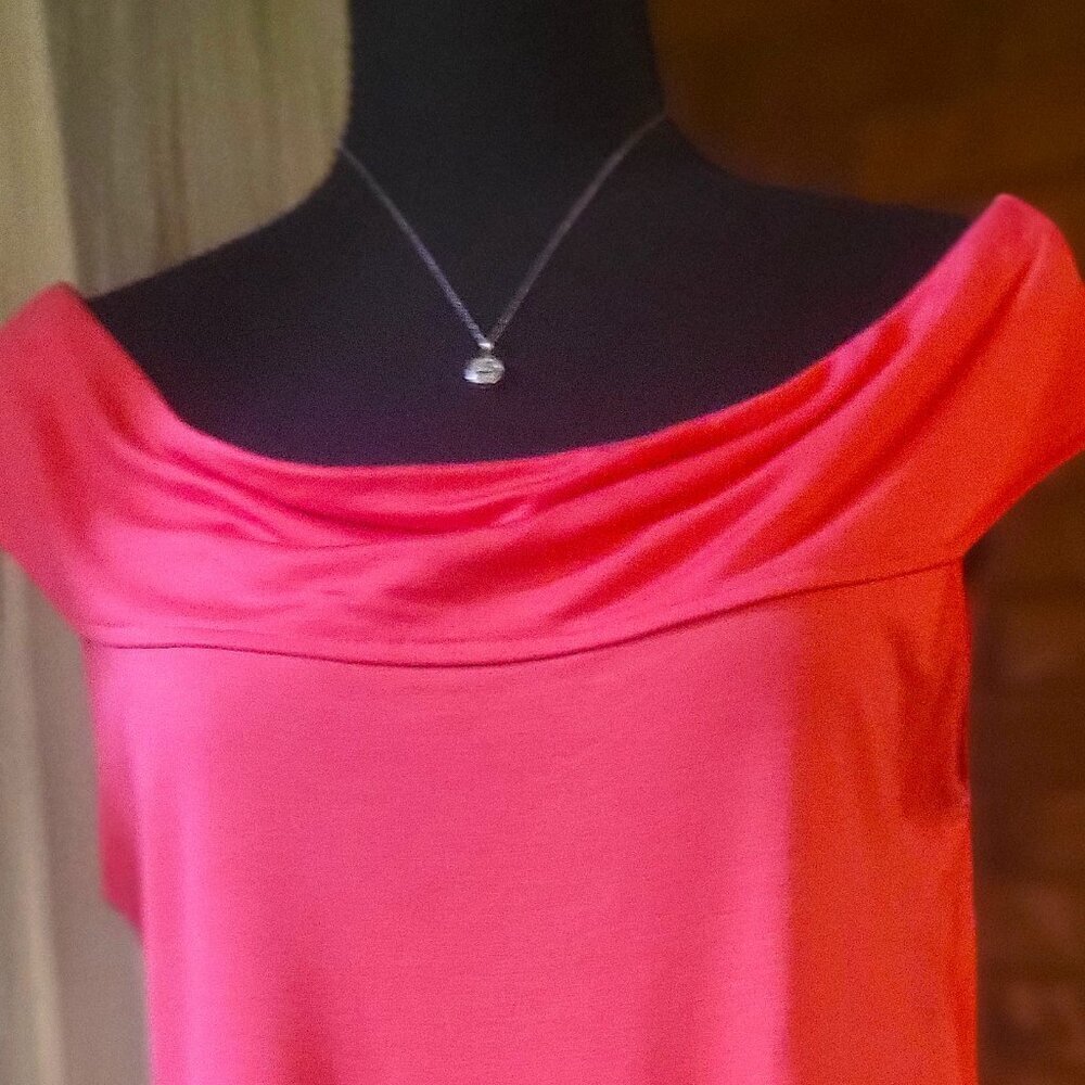 Cable & Gauge Sleeveless Blouse with Lovely Open Neck Design - Size L